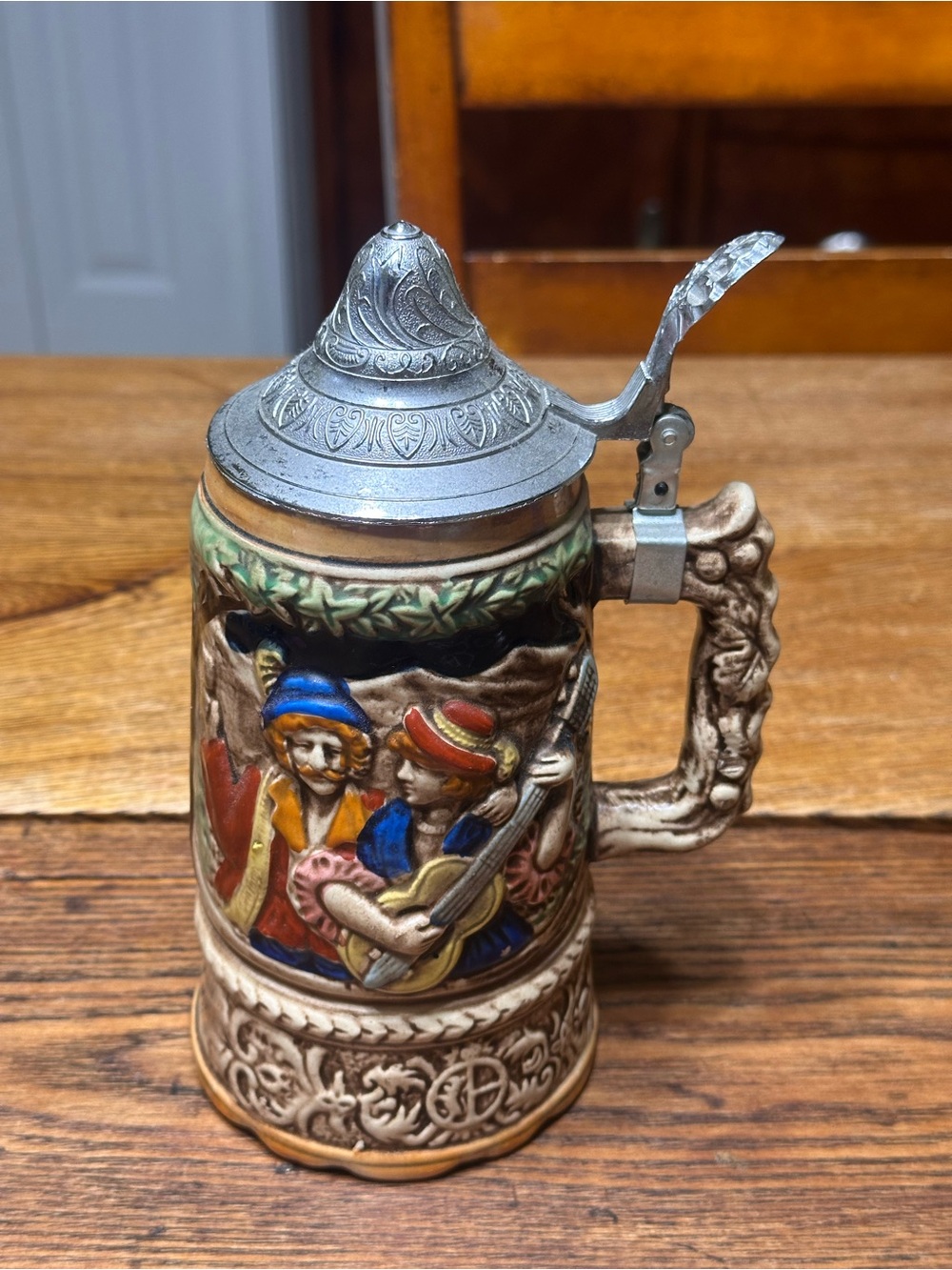 Vintage Toyo Japanese Musical Beer Mug With Lid 7.5 Tall / Design-Guitar Player